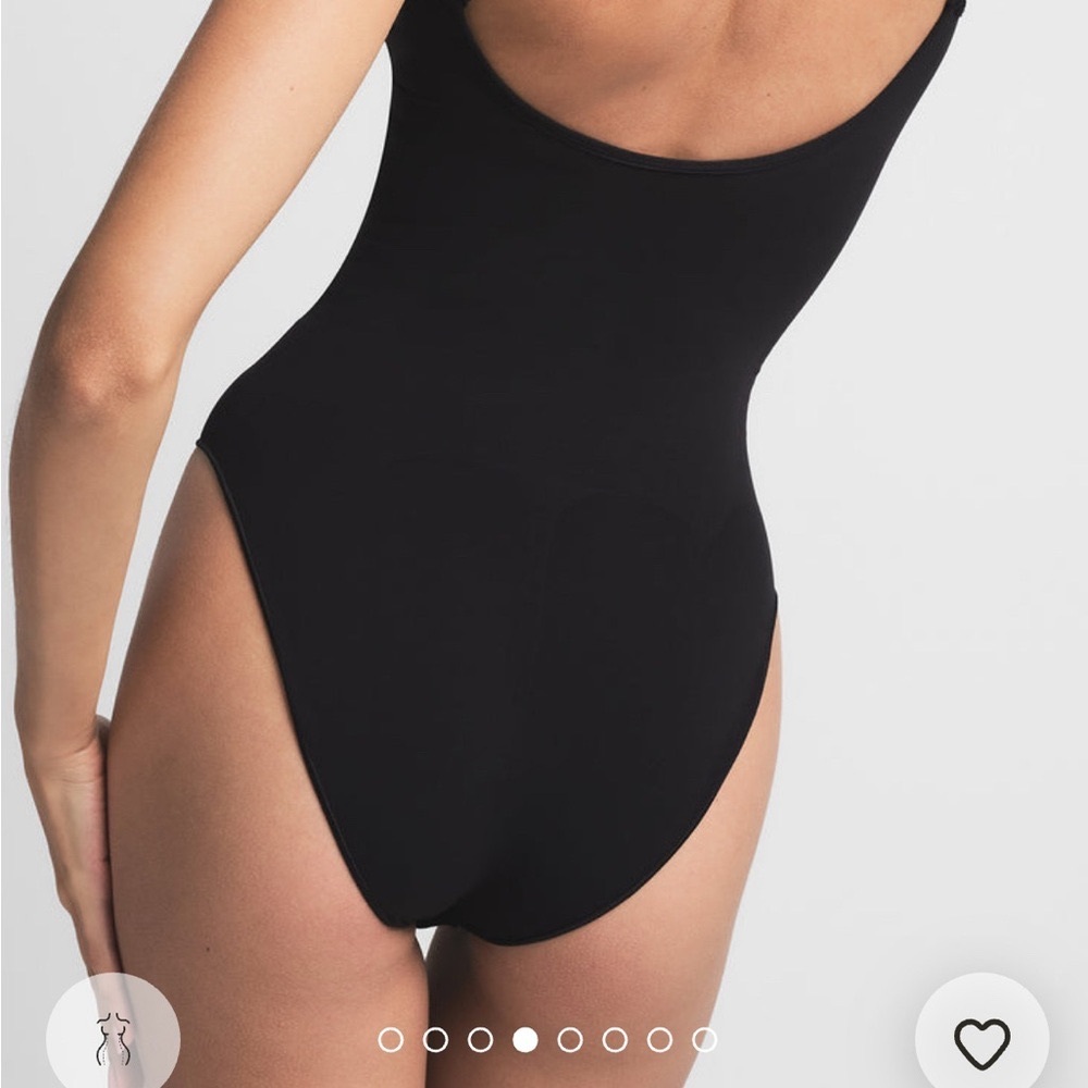 SKIMS Black Shapewear Bodysuit - Picture 2 of 2
